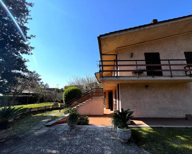 casa indipendente in vendita a Roma in zona Prima Porta