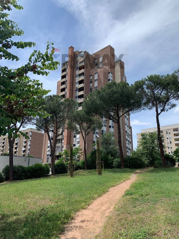 appartamento in vendita a Roma in zona Giuliano Dalmata