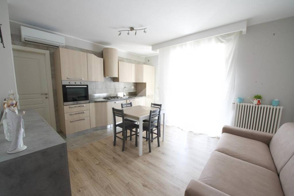 appartamento in vendita a Roma in zona Ostia