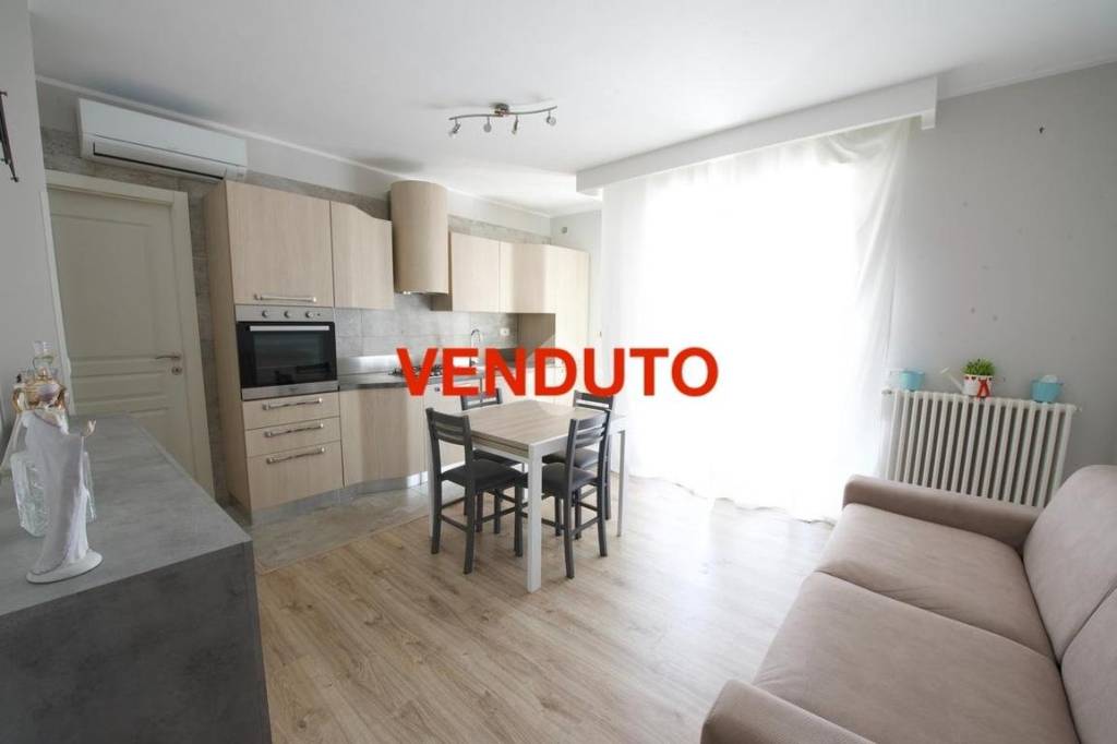 appartamento in vendita a Roma in zona Ostia