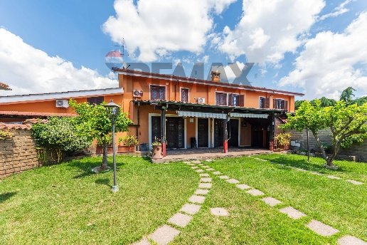 casa indipendente in vendita a Roma in zona Monte Migliore