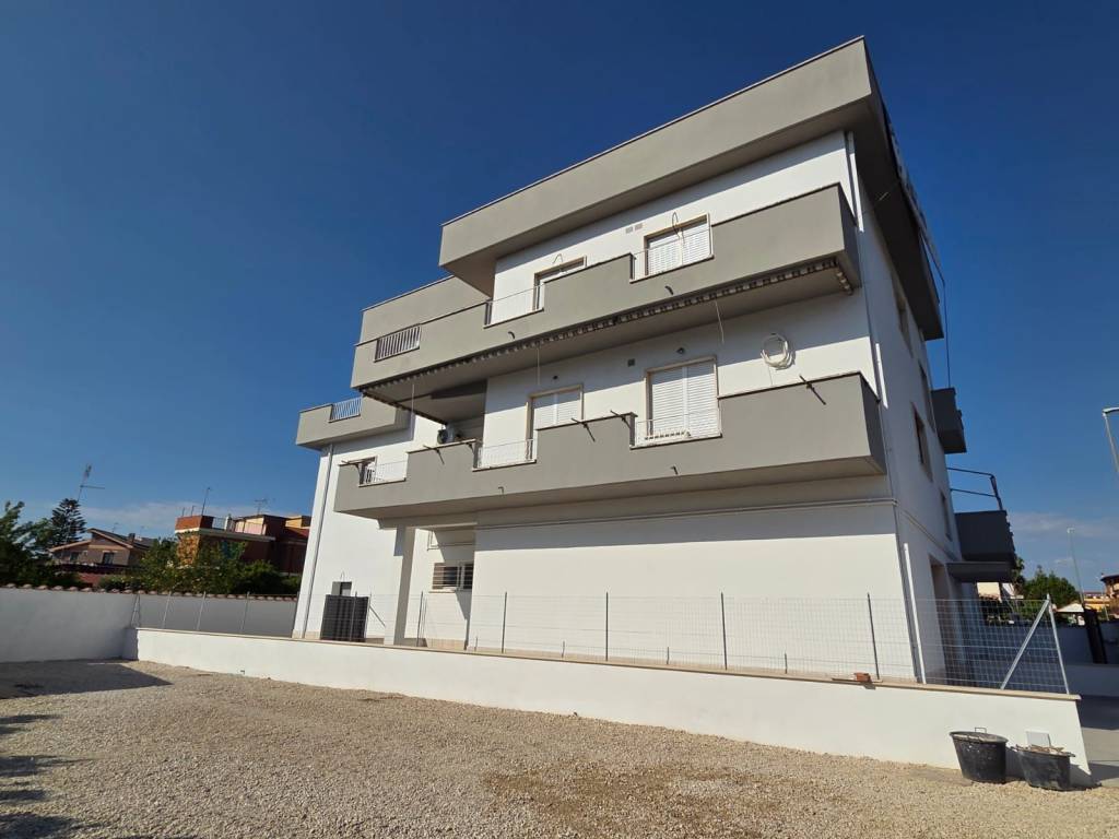 appartamento in vendita a Roma in zona Dragona/Bagnoletto