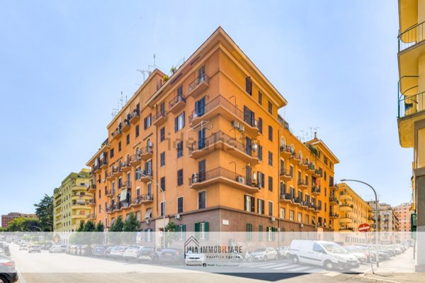appartamento in vendita a Roma in zona Appio Latino