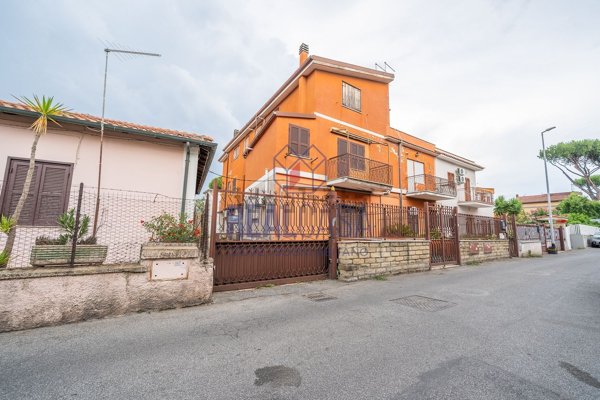 appartamento in vendita a Roma in zona Casal Morena