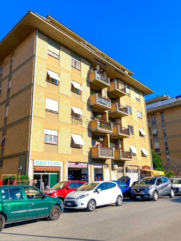 appartamento in vendita a Roma in zona Ostia