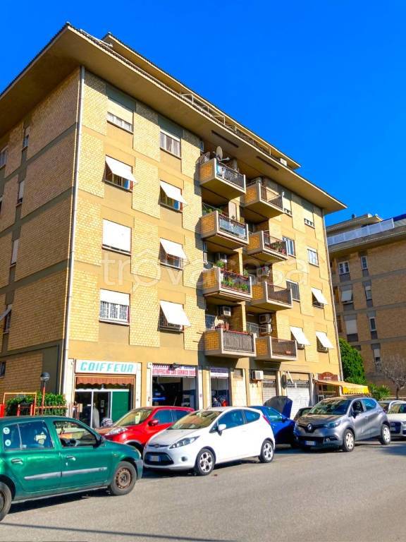 appartamento in vendita a Roma in zona Ostia