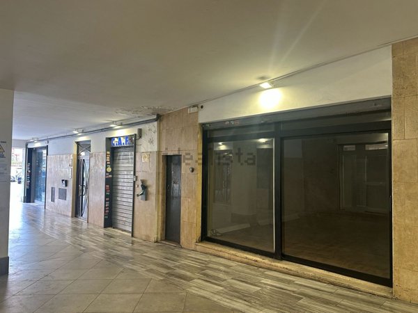 locale commerciale in vendita a Roma in zona Prenestino-Labicano