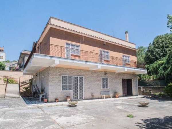 casa indipendente in vendita a Roma in zona Trigoria