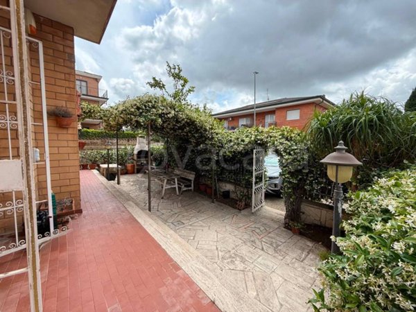 appartamento in vendita a Roma in zona Acilia