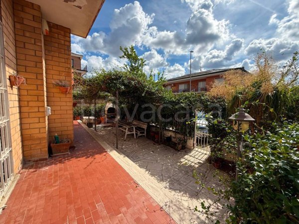 appartamento in vendita a Roma in zona Acilia