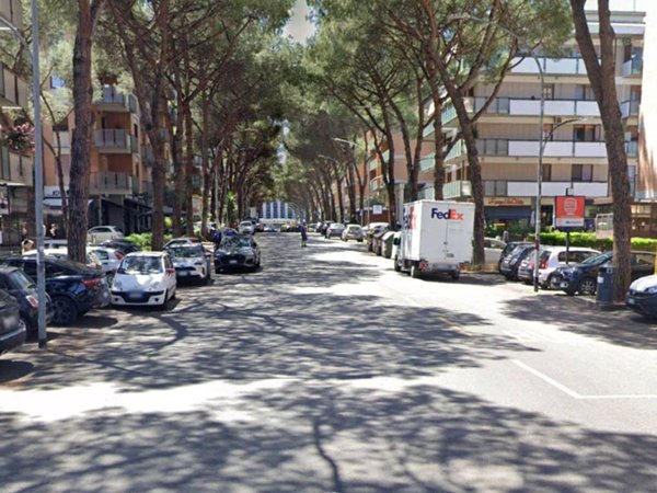 negozio in vendita a Roma in zona Ardeatino