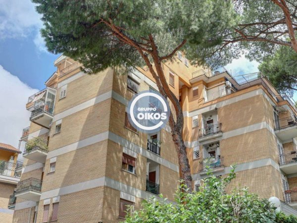appartamento in vendita a Roma in zona Ostiense