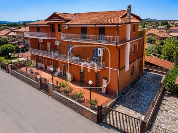 appartamento in vendita a Roma in zona Giardini di Corcolle