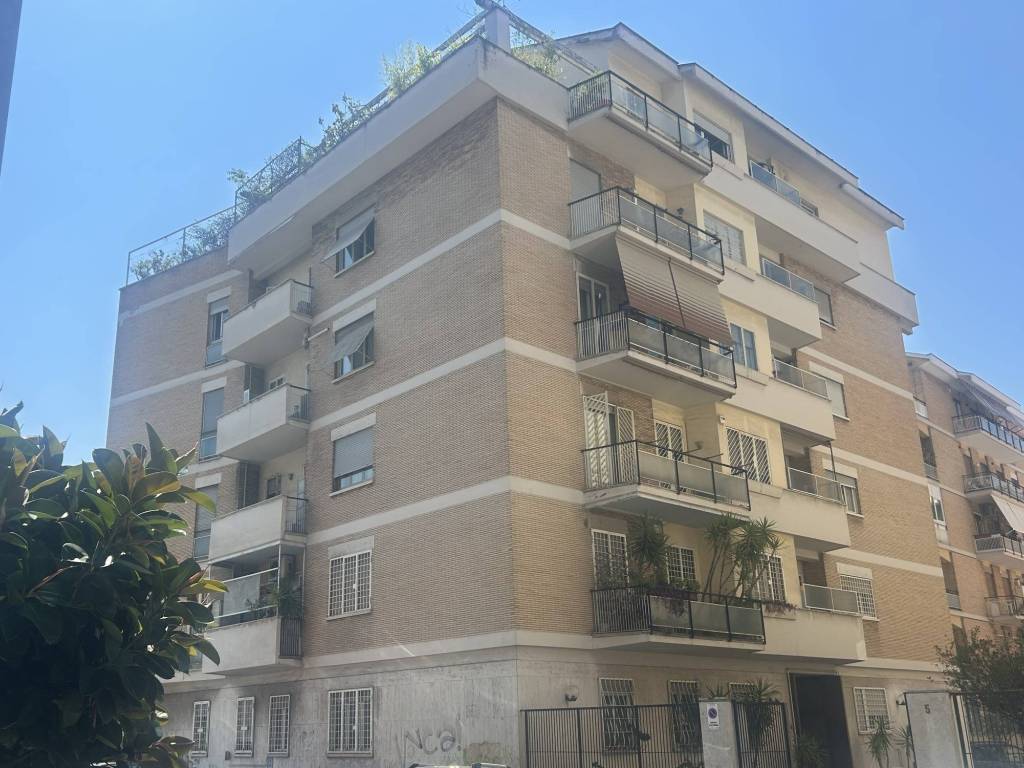 appartamento in vendita a Roma in zona Nomentano