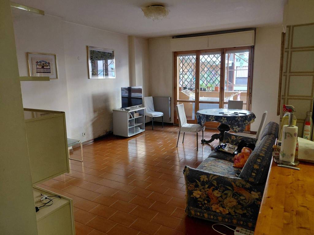 appartamento in vendita a Roma in zona Ardeatino