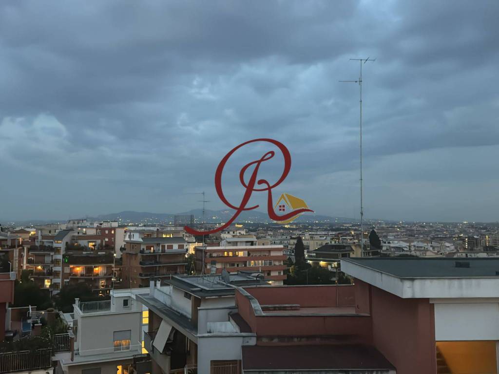 appartamento in vendita a Roma in zona Gianicolense
