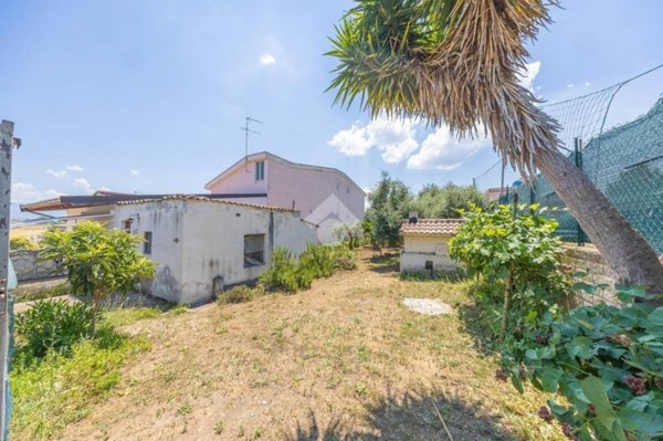 casa indipendente in vendita a Roma in zona Castelverde