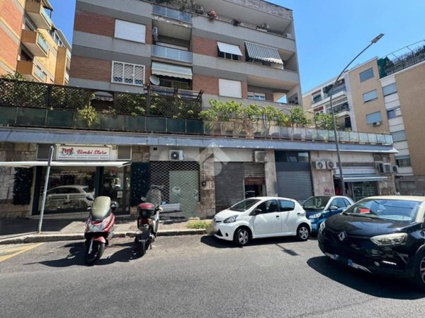negozio in vendita a Roma in zona Trionfale