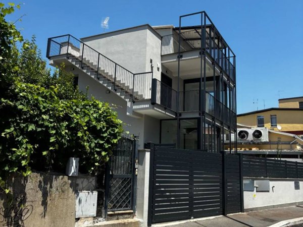 appartamento in vendita a Roma in zona Ponte Mammolo