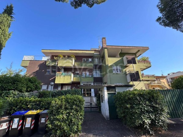 appartamento in vendita a Roma in zona Torre Gaia