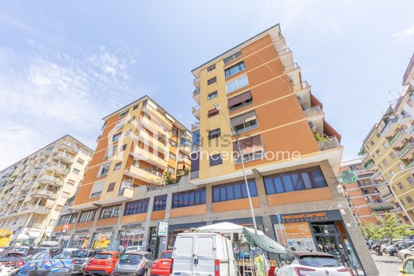 appartamento in vendita a Roma in zona Tuscolano