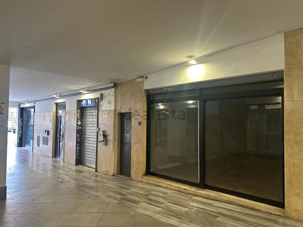 locale commerciale in vendita a Roma in zona Prenestino-Labicano