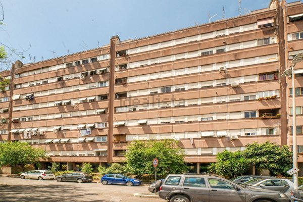 appartamento in vendita a Roma in zona EUR
