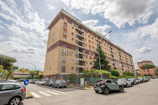appartamento in vendita a Roma in zona Don Bosco