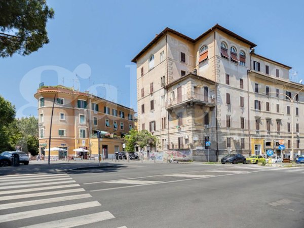 appartamento in vendita a Roma in zona Ostiense