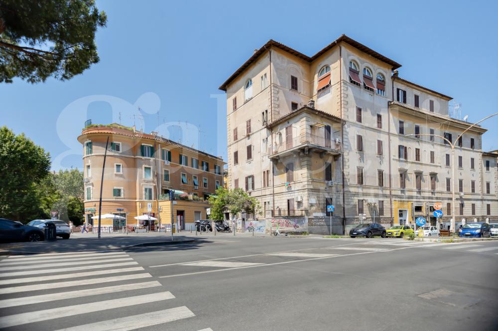 appartamento in vendita a Roma in zona Ostiense