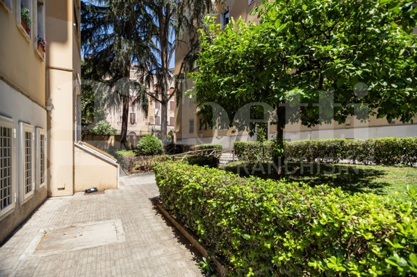 appartamento in vendita a Roma in zona Ostiense