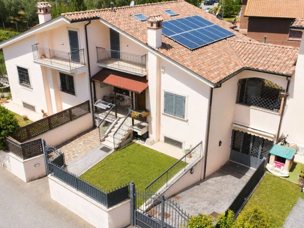 casa indipendente in vendita a Roma in zona Castel di Leva