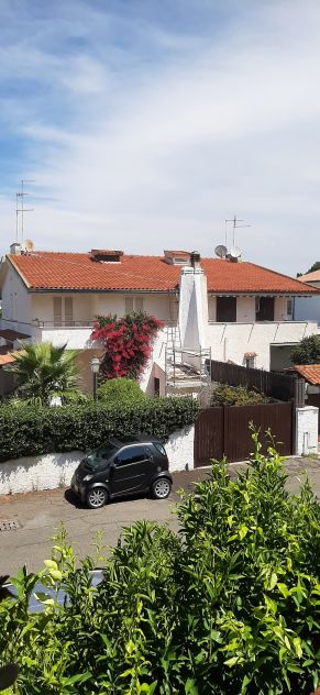 casa indipendente in vendita a Roma in zona Infernetto