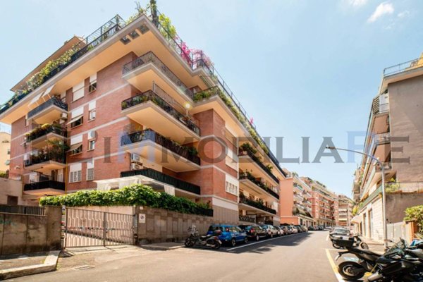 appartamento in vendita a Roma in zona Gianicolense