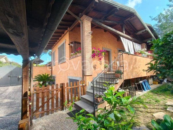 casa indipendente in vendita a Roma in zona Infernetto