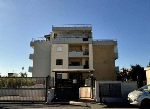 appartamento in vendita a Roma in zona Lunghezza