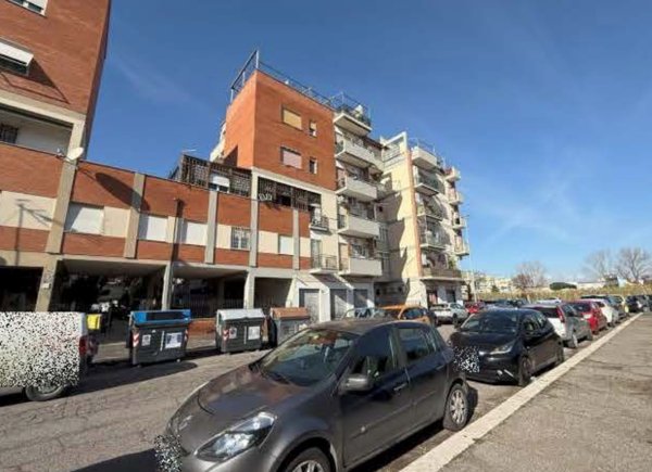 appartamento in vendita a Roma in zona Ostia