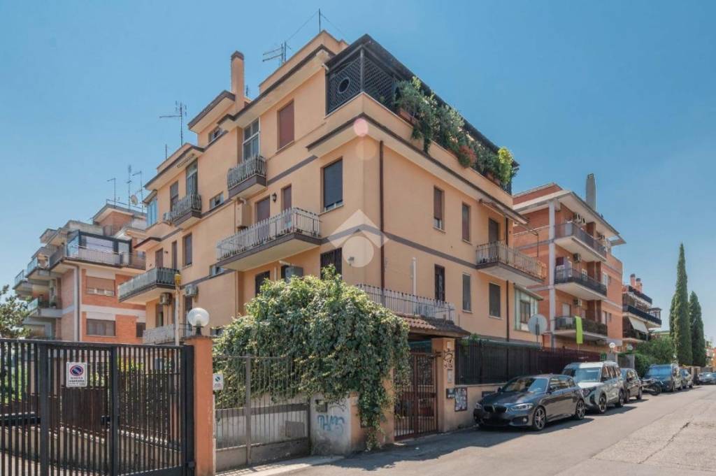 appartamento in vendita a Roma in zona Primavalle