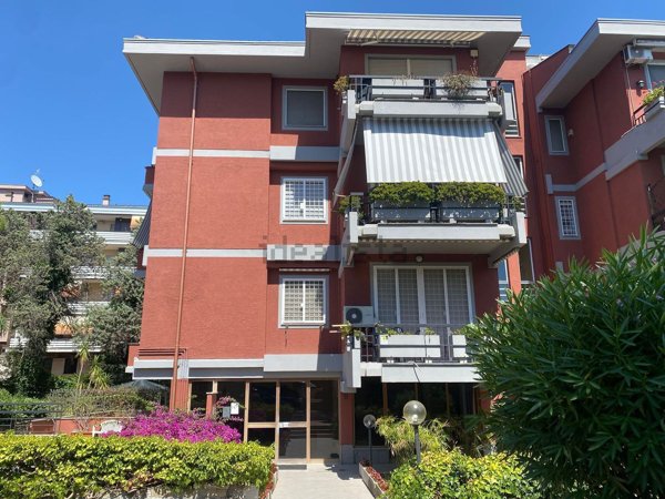 appartamento in vendita a Roma in zona Mostacciano