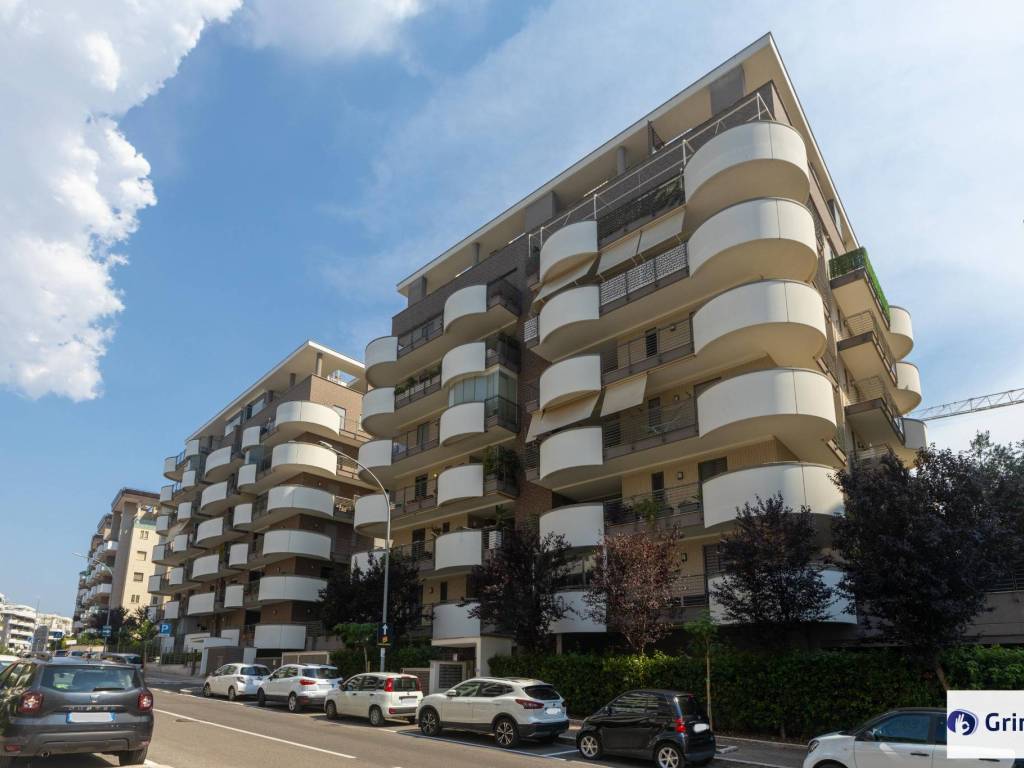appartamento in vendita a Roma in zona Ardeatino