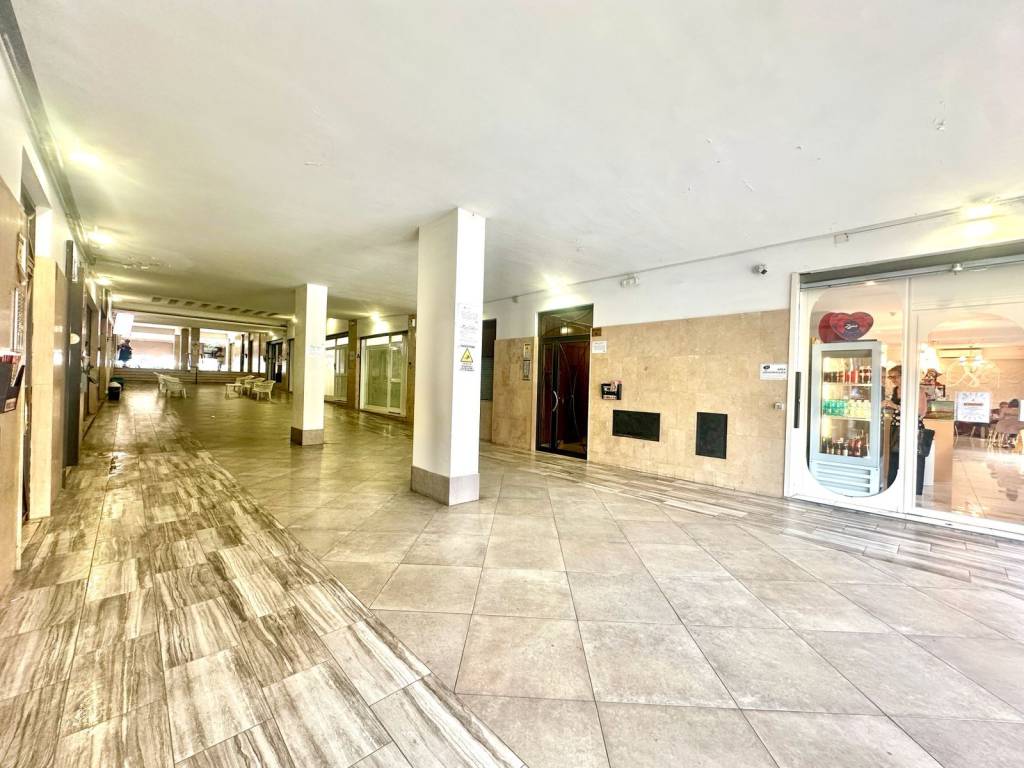 negozio in vendita a Roma in zona Prenestino-Centocelle