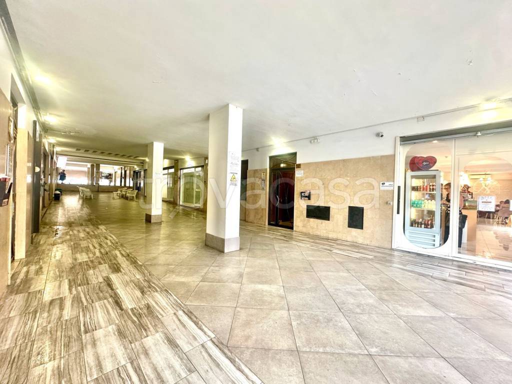negozio in vendita a Roma in zona Prenestino-Labicano