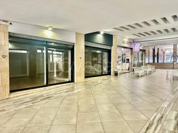 negozio in vendita a Roma in zona Prenestino-Labicano