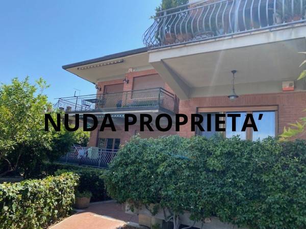 appartamento in vendita a Roma in zona Massimina/Casal Lumbroso