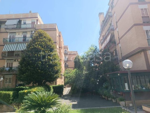 appartamento in vendita a Roma in zona Tuscolano