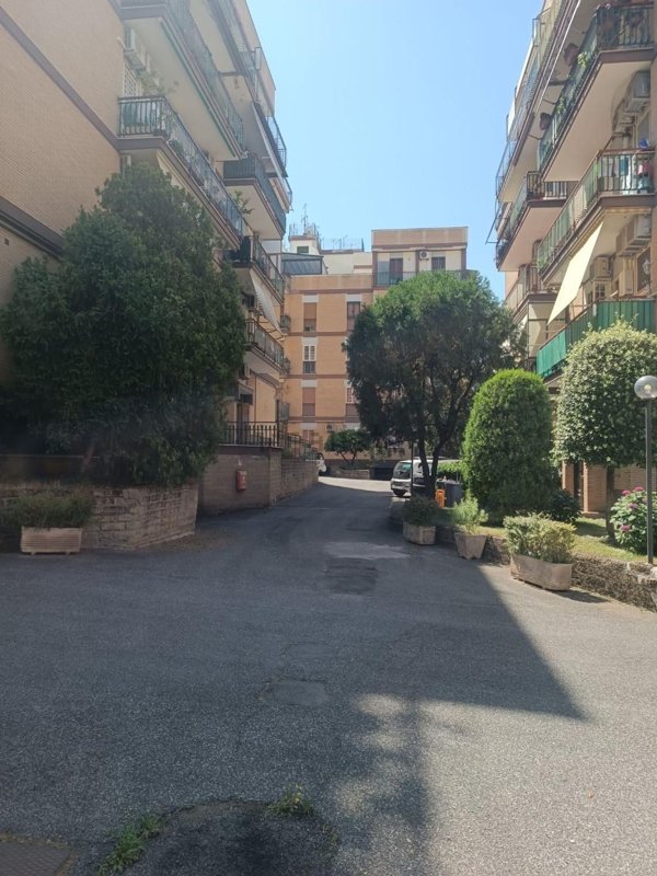 appartamento in vendita a Roma in zona Tuscolano