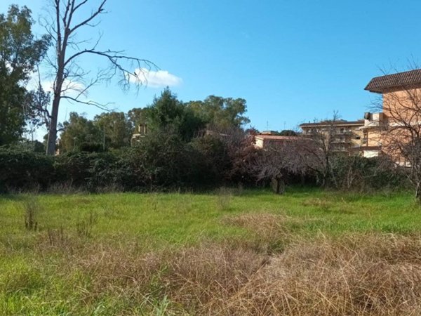 negozio in vendita a Roma in zona Acilia