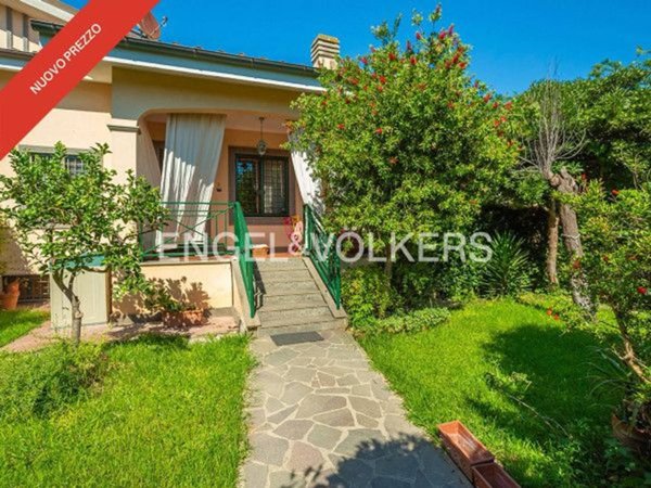 casa indipendente in vendita a Roma in zona Infernetto