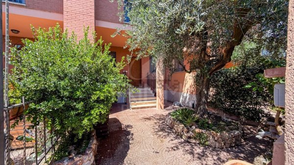 casa indipendente in vendita a Roma in zona Settecamini