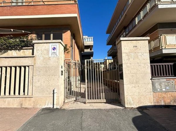 appartamento in vendita a Roma in zona Ostia